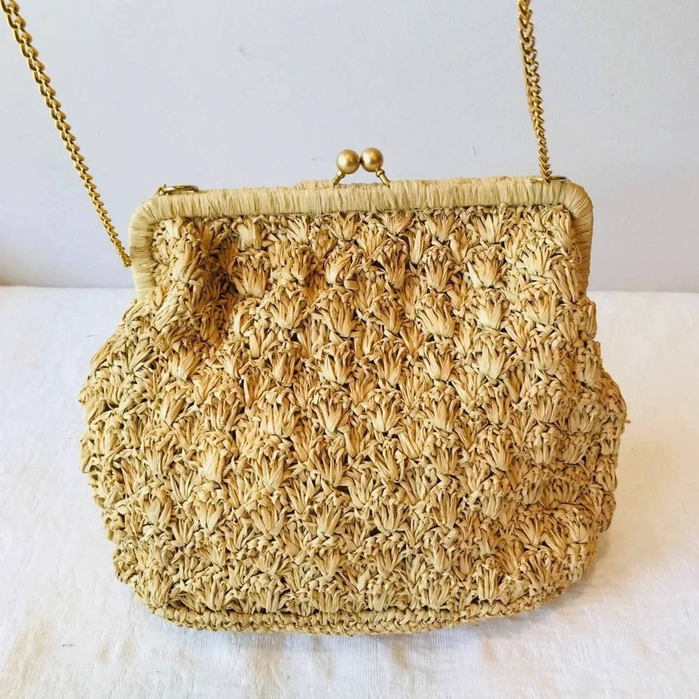 Adorable Soft Knit Handmade Handbag - Picture 4 of 8